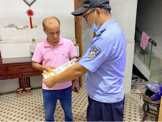 南頭鎮(zhèn)南城社區(qū)開展第七次全國(guó)人口普查暨禁毒入戶宣傳工作135.png